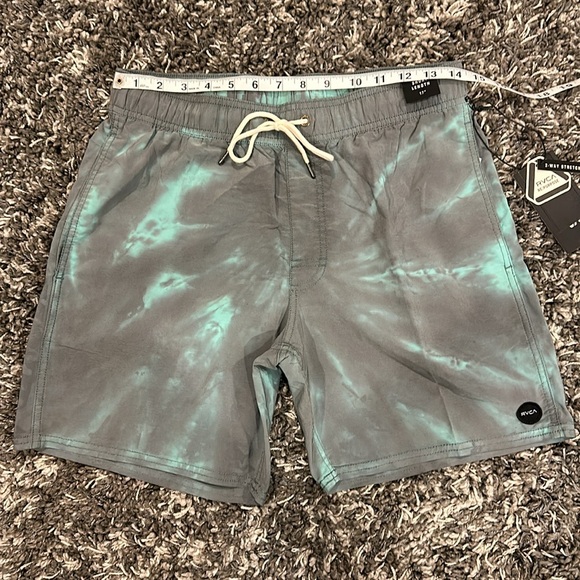 New RVCA VA Elastic Manic Shorts - Picture 3 of 12